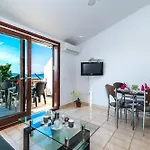 Apartments Brodarica Beach Apartment