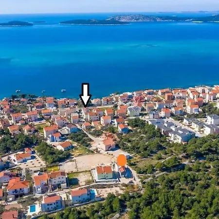 Appartement Apartments Brodarica Beach