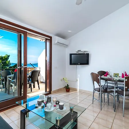 Apartments Brodarica Beach Apartment